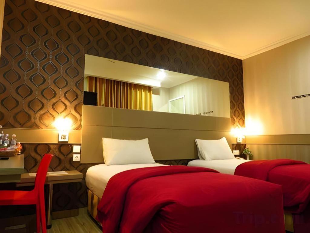Hotel Menara Lexus Медан Экстерьер фото