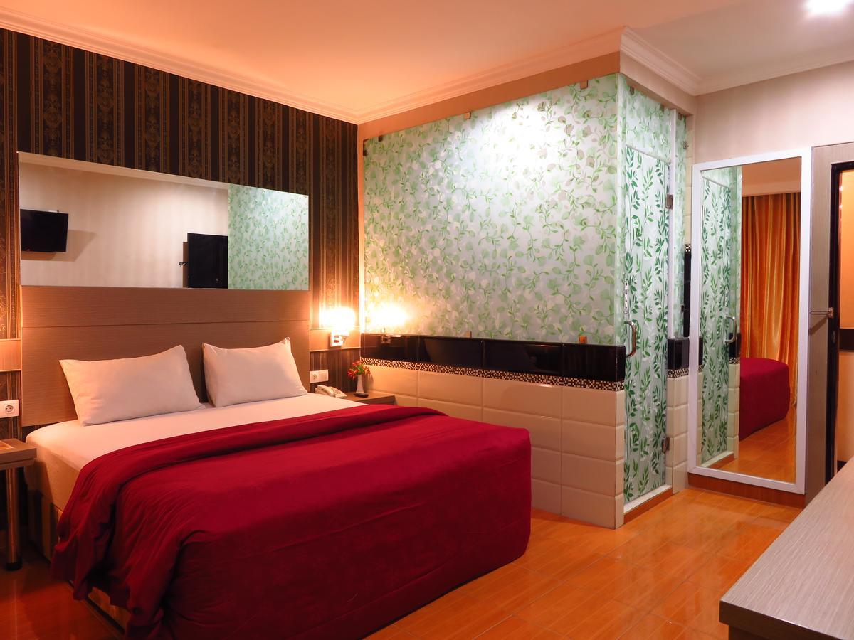 Hotel Menara Lexus Медан Экстерьер фото
