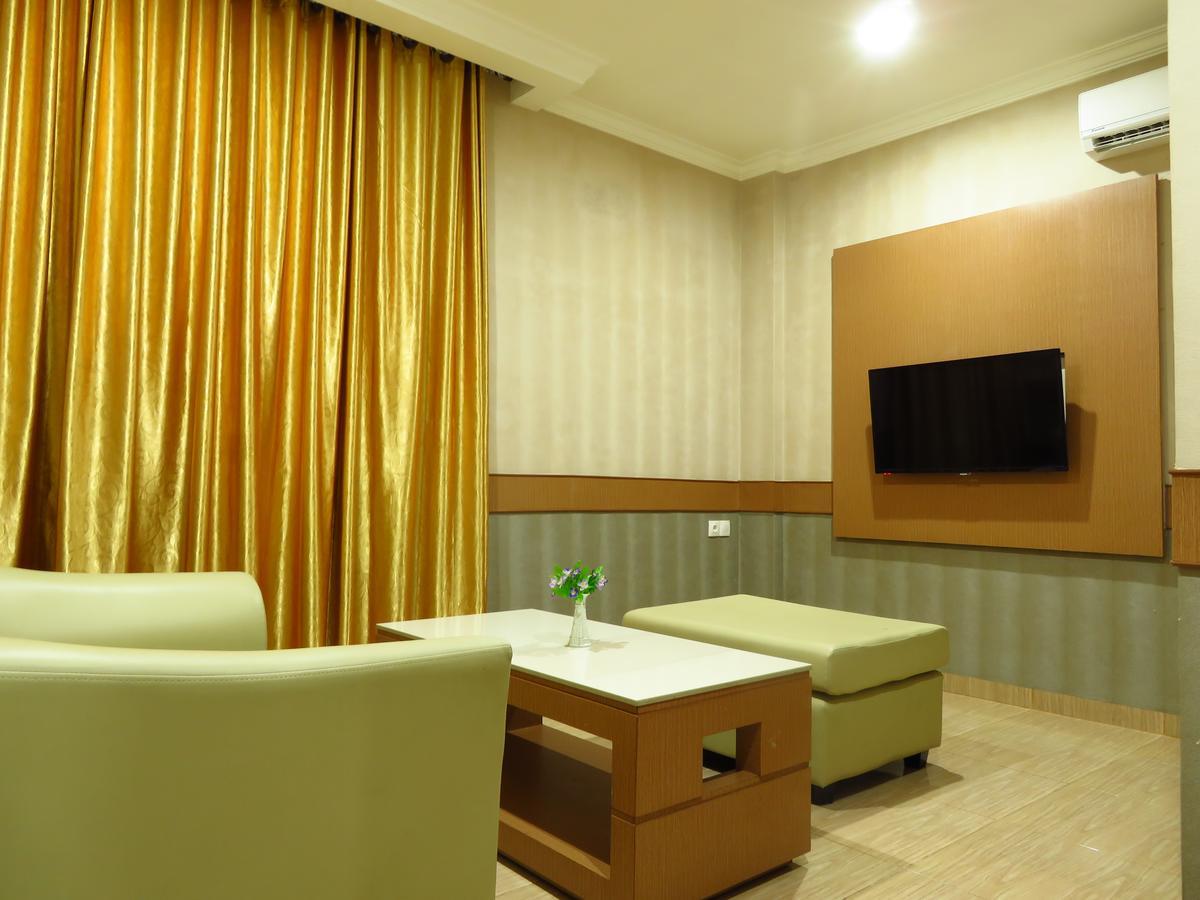 Hotel Menara Lexus Медан Экстерьер фото